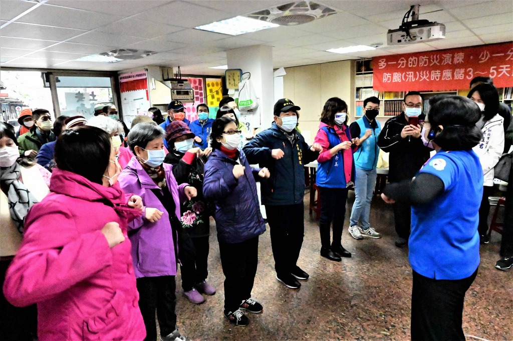 與長輩動健康.jpg