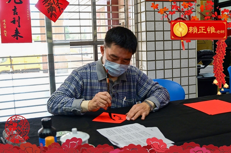歡喜迎兔年春聯年畫贈送市民20.jpg