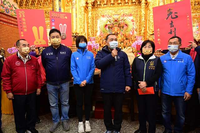 市長震安宮五穀先帝廟參拜祈福及發放兔年福袋03.jpg