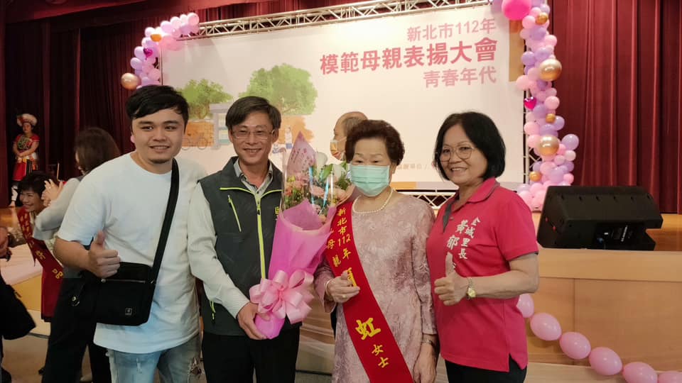 112年模範母親表揚大會青春年代06.jpg