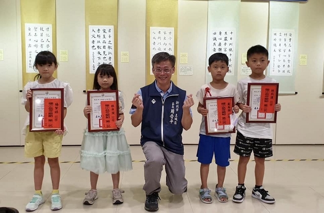 112年新北市土城區品訓格言盃學生書法比賽得獎作品聯展03.jpg