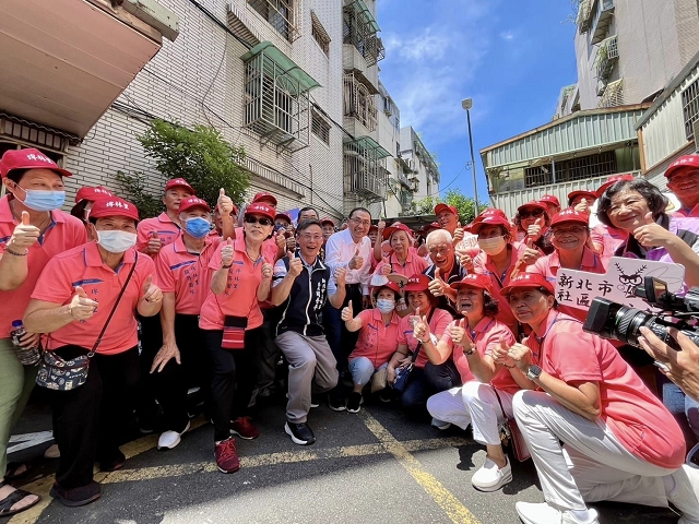 新北環保志工落實防治登革熱10.jpg