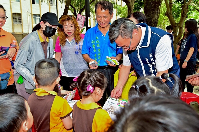 清水社區公園兒童交通遊戲場啟用07.jpg