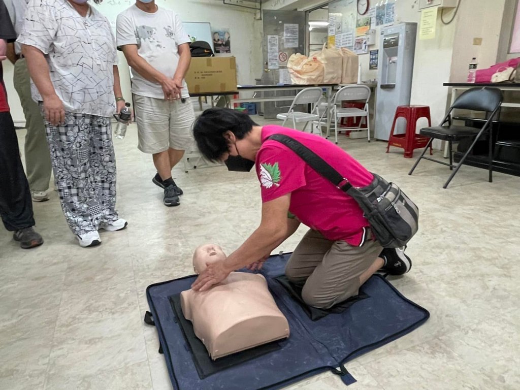 CPR與AED操作03.jpg