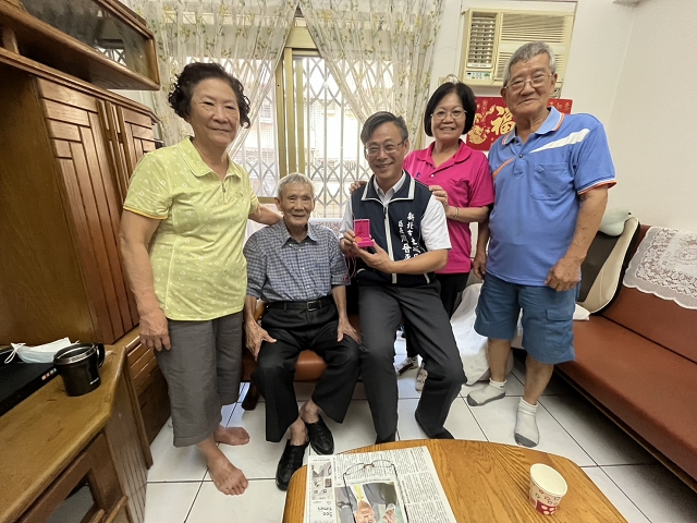 致贈百歲人瑞重陽敬老禮金15.jpg