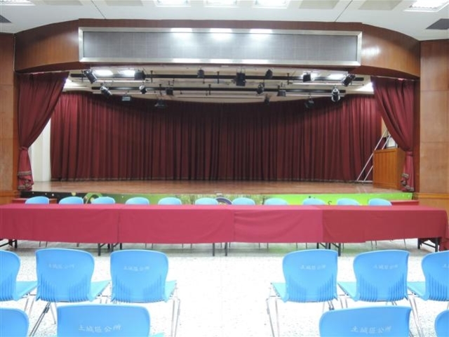 △七樓禮堂場地面向前方舞台