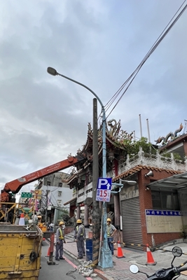 土城區裕民路 (中央路 1 段至學府路 1 段) 電桿移除施工中2