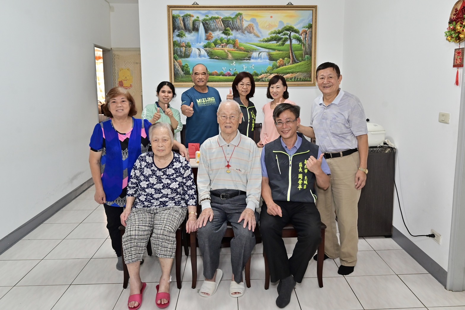 韓必線爺爺今年102歲