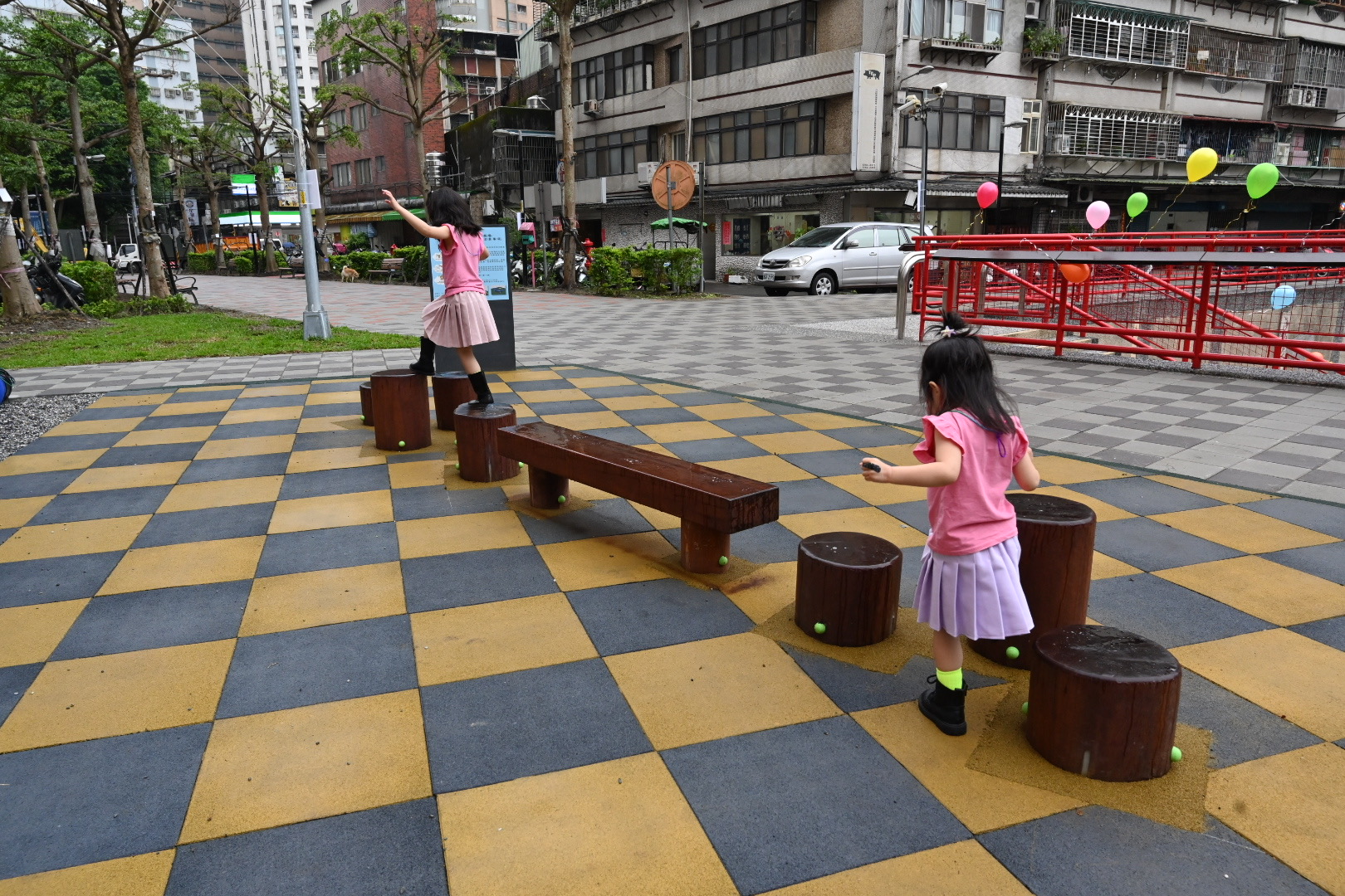 青雲廣場-鐵樂園小朋友