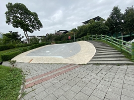 青山公園碗公溜滑梯