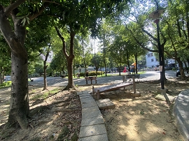 清水社區公園兒童遊戲區鞦韆