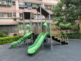 延和社區公園兒童遊戲區溜滑梯